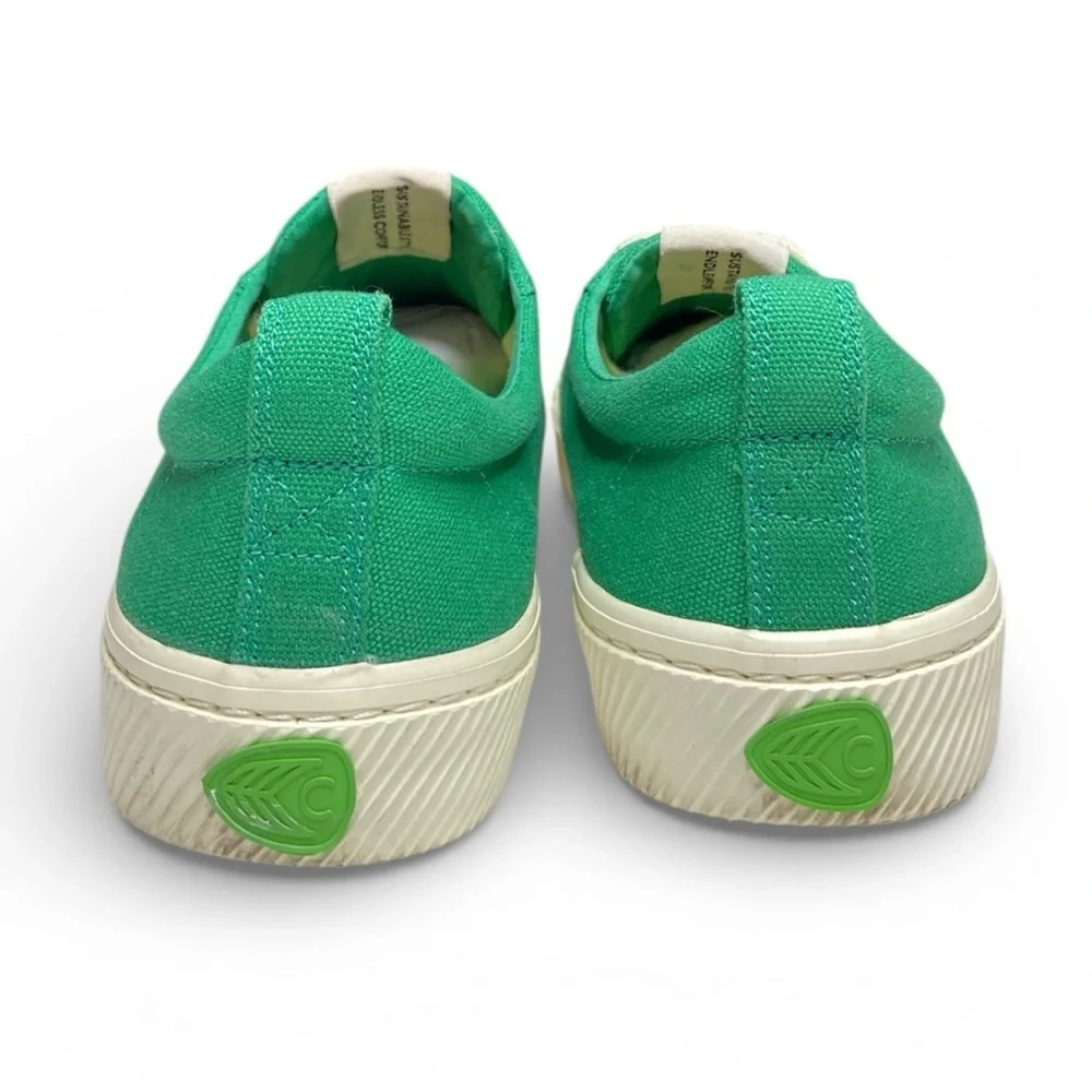 Cariuma Women’s Oca Low Sneakers Green Canvas Low Cap Toe Size 9